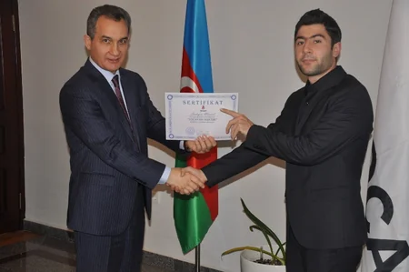 “SOCAR Yay Məktəbi-2015” layihəsinin iştirakçılarına sertifikatlar təqdim olunub