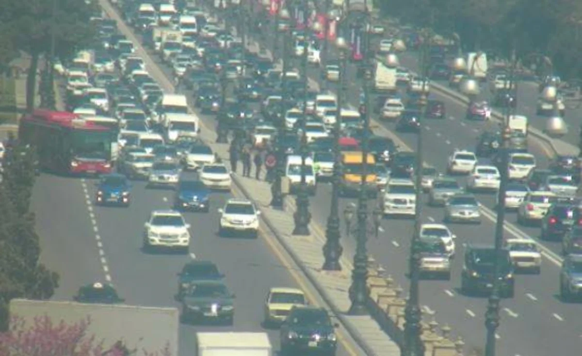 Heydər Əliyev prospektində qəza baş verib, yolda sıxlıq yaranıb