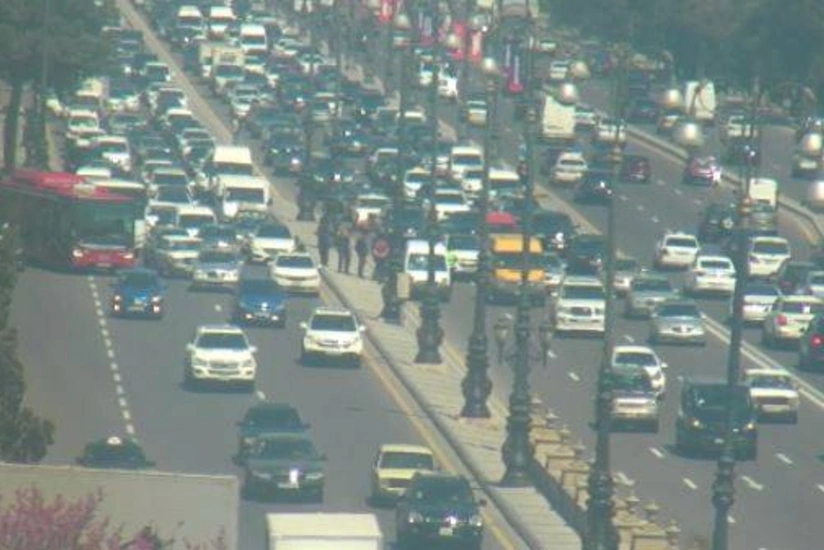 Heydər Əliyev prospektində qəza baş verib, yolda sıxlıq yaranıb