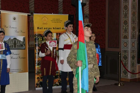 Состоялось мероприятие по случаю 100-летия государственного флага Азербайджана