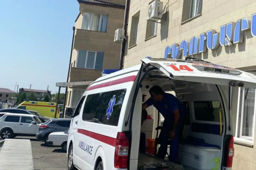 В Армении обвалилась стена футбольной академии, один человек погиб