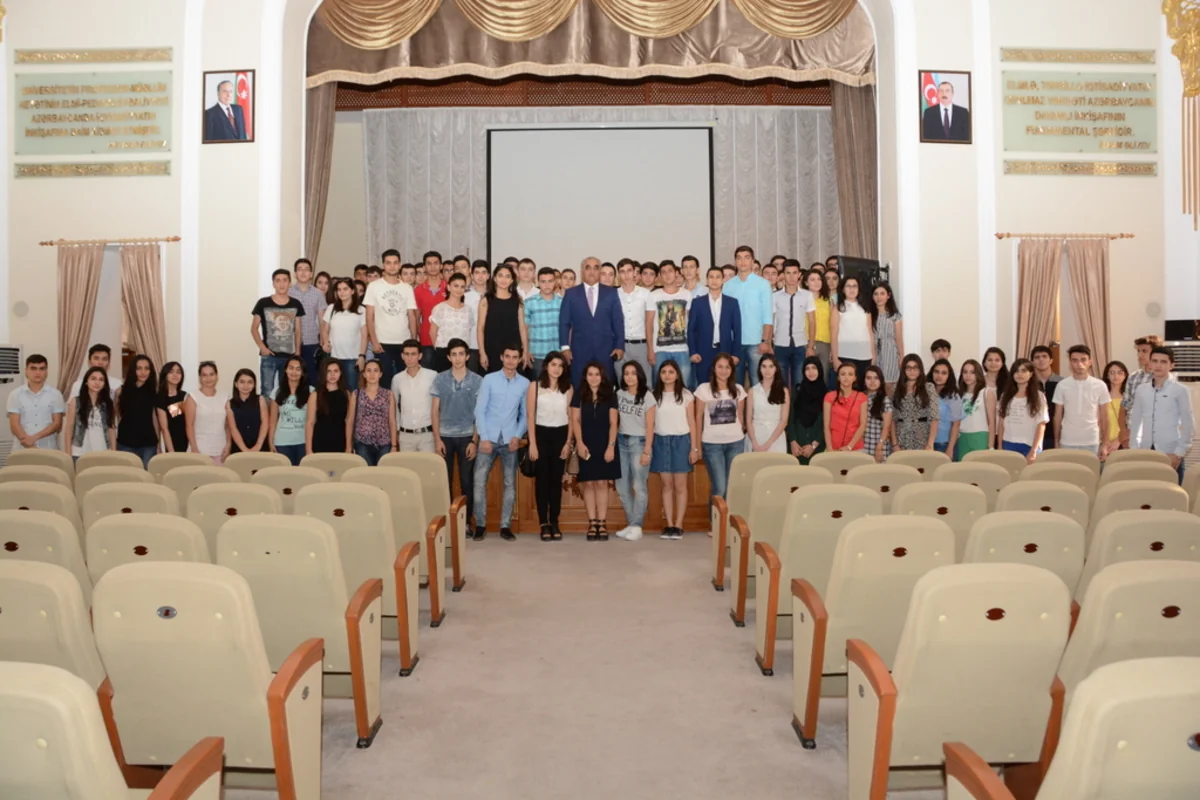 Dövlət İqtisad Universiteti ən yüksək nəticə göstərən 15 tələbəyə əlaçı təqaüdü verəcək
