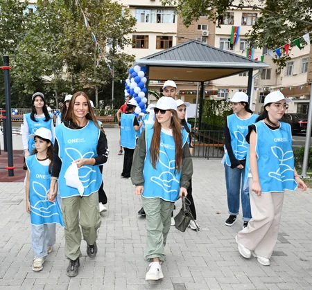 Bakıda yenilənmiş növbəti həyət sakinlərin istifadəsinə verilib
