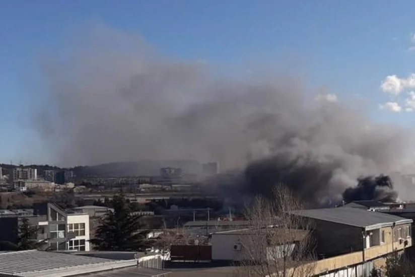 Tbilisidə anbarda güclü yanğın baş verib