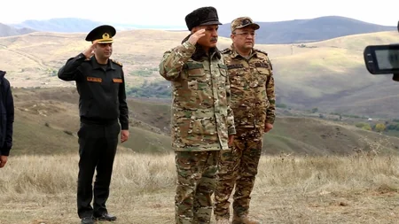 Hərbi prokuror azad olunmuş ərazilərdə aşkarlanmış kütləvi məzarlıqlara gedib