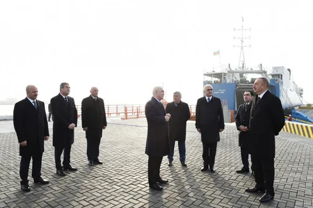 Prezident Bakı Beynəlxalq Dəniz Ticarət Limanı kompleksində RO-RO terminalının açılışında iştirak edib - ƏLAVƏ OLUNUB