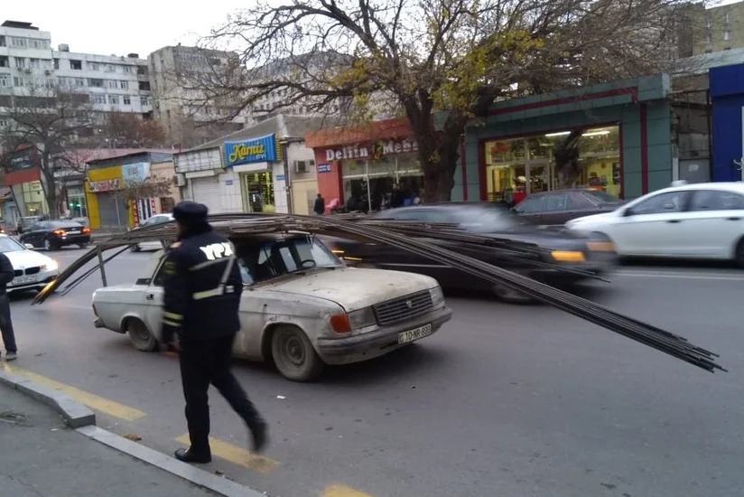 Bakıda yol hərəkəti qaydasını pozan sürücü özünə və polis əməkdaşına yanıq xəsarətləri yetirib - RƏSMİ