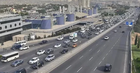 Bakının bir sıra yollarında tıxac yaranıb