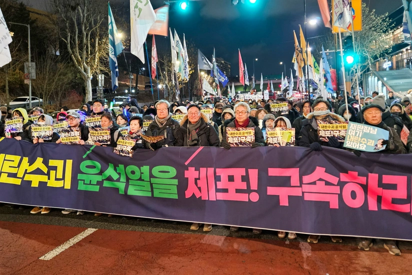 Cənubi Koreyada prezidentə dəstək mitinqində 17 nəfər saxlanılıb