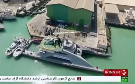 Иран спустил на воду скоростной военный корабль