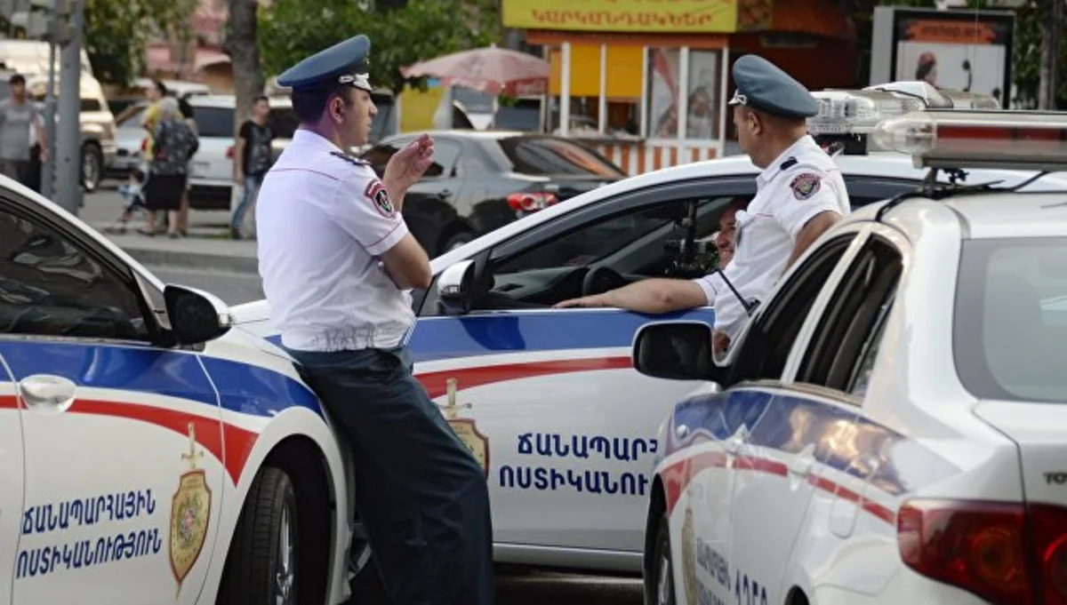 Сигнал о заложенной бомбе в здании минсвязи Армении оказался ложным - ОБНОВЛЕНО