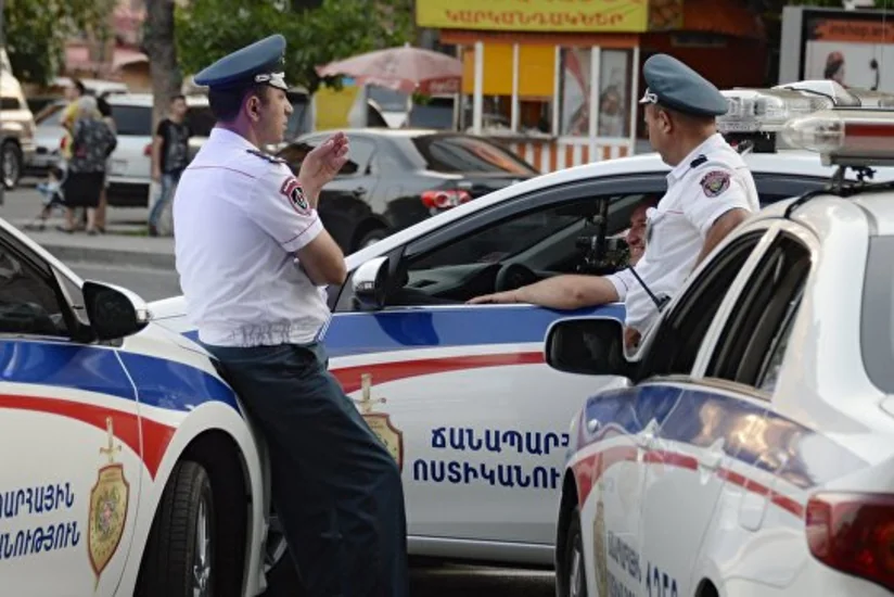 Сигнал о заложенной бомбе в здании минсвязи Армении оказался ложным - ОБНОВЛЕНО