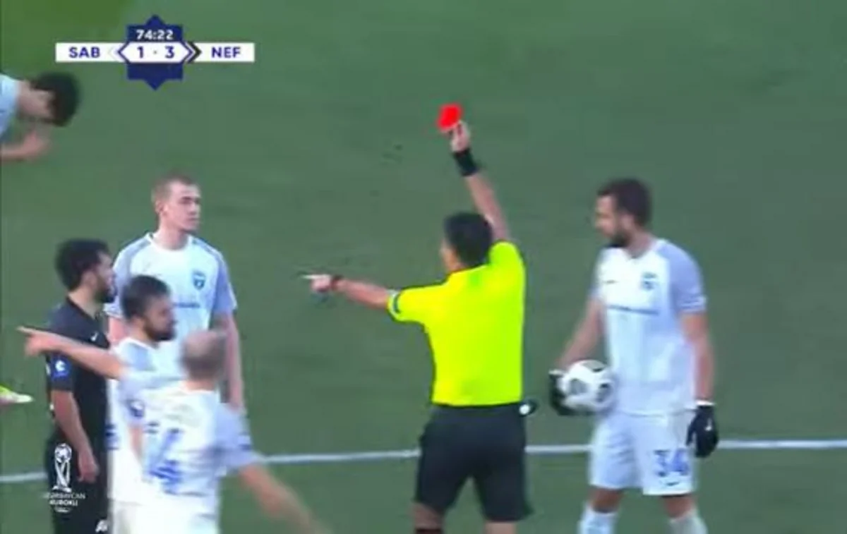 Sabah - Neftçi oyununda qalmaqal baş verib