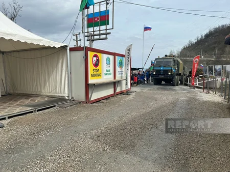 Vehicles of Russian peacekeepers move freely along Khankandi-Lachin road