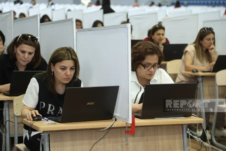 Deputatlar və ictimaiyyət nümayəndələri müəllimlərin sertifikatlaşdırma imtahanını izləyib