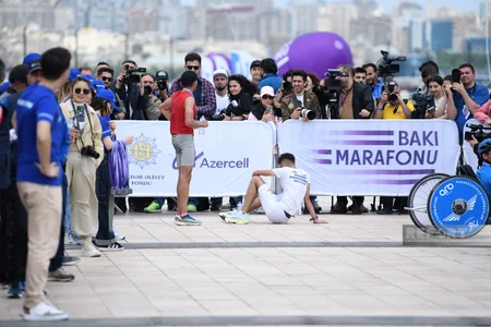 Heydər Əliyev Fondunun təşəbbüsü ilə keçirilən “Bakı Marafonu 2024” start götürüb
