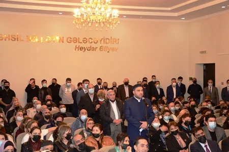 Eldar Əzizov Keşlədə sakinlərlə görüşüb