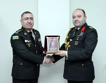 Xarici dövlətlərin hərbi attaşeləri hərbi liseydə olublar
