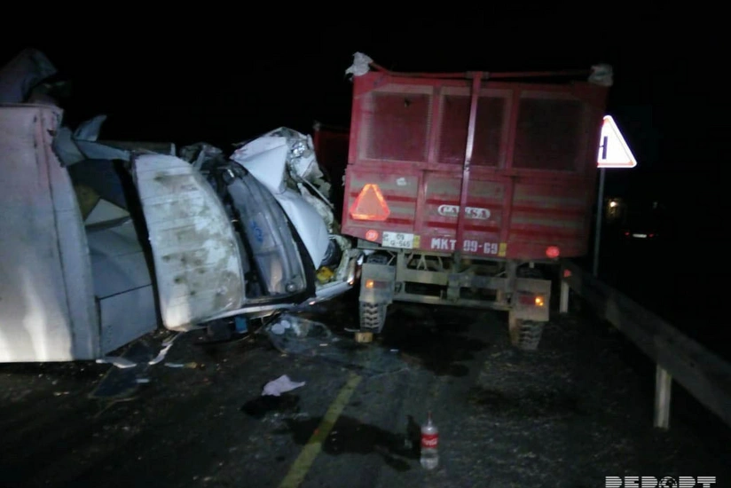 Bərdədə traktorla yük avtomobili toqquşub, xəsarət alanlar var - FOTO - VİDEO - YENİLƏNİB