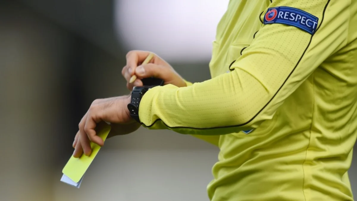 Futbol matçlarında hissələrarası fasilənin müddəti uzadıla bilər