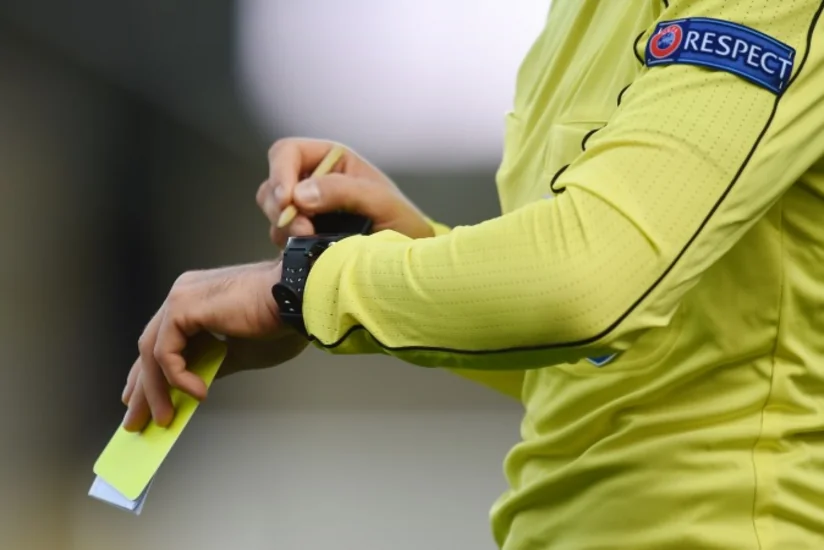 Futbol matçlarında hissələrarası fasilənin müddəti uzadıla bilər