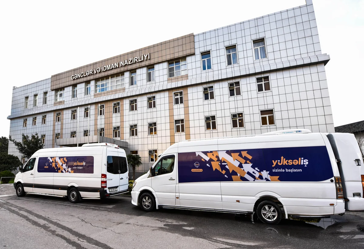 “Yüksəliş” müsabiqəsinin səyyar qeydiyyat avtobusları bölgələrə yola düşüb