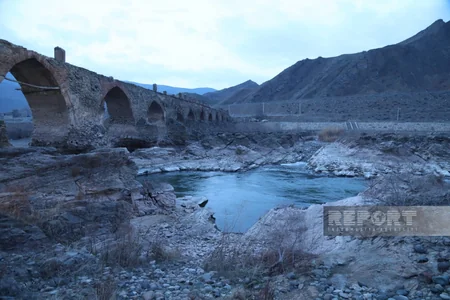 International travelers from 12 countries visit Khudafarin bridge