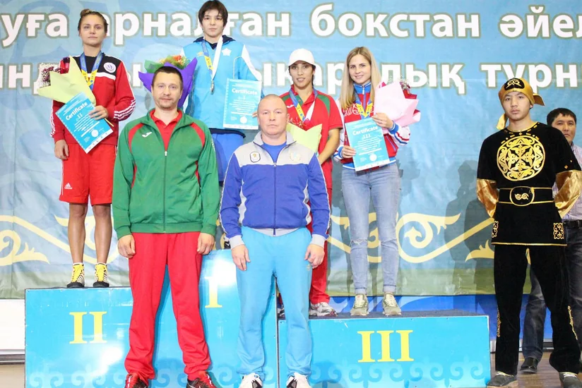 ​Azərbaycanın qadın boksçuları Qazaxıstanda 4 medal qazanıb