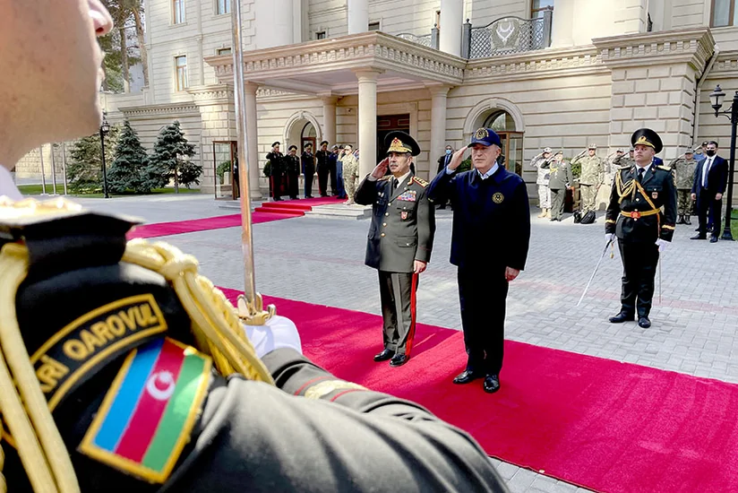 Закир Гасанов и Хулуси Акар обсудили совместные военные учения