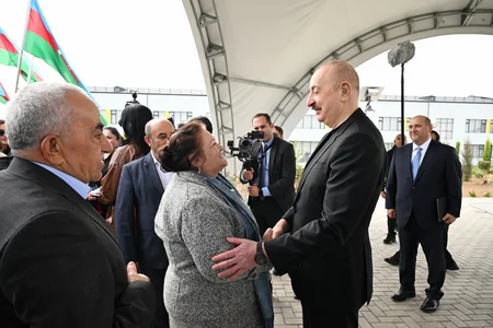 İlham Əliyev və birinci xanım Ağdamın Sarıcalı kəndinin ilk mərhələsinin açılışında iştirak edib - YENİLƏNİB-3