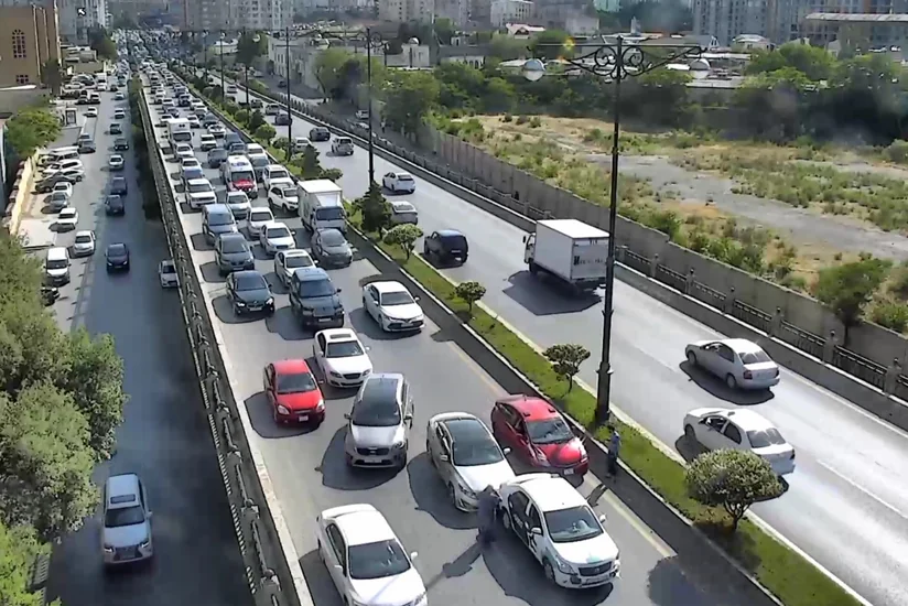 Bakıda qəza olub, yollarda sıxlıq yaranıb