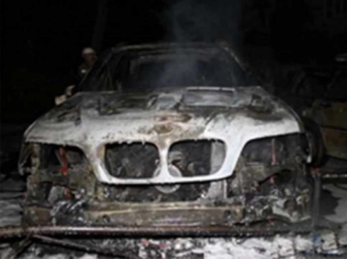 ​Bakıda sahibi məlum olmayan minik avtomobili yanıb