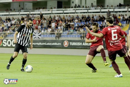 Neftçi Sumqayıtı məğlub edib, məşqçi və futbolçular arasında dava düşüb - VİDEO
