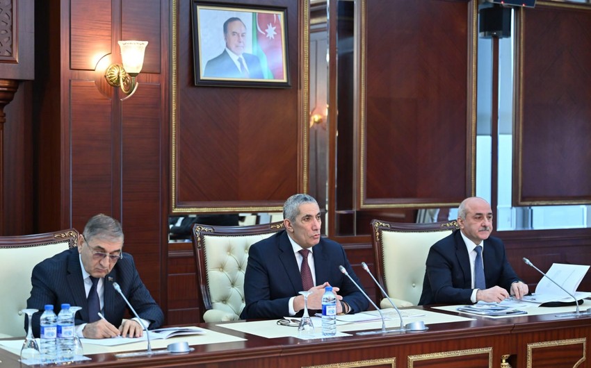 Siyavuş Novruzov: “Nədənsə dövlətin dotasiyaları eyni bələdiyyələrə verilir”