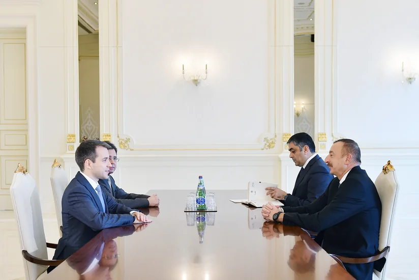President Ilham Aliyev receives Russian minister of telecom and mass communications
