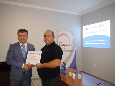 Gəncədəki avtodaşıyıcıların problemləri dinlənilib