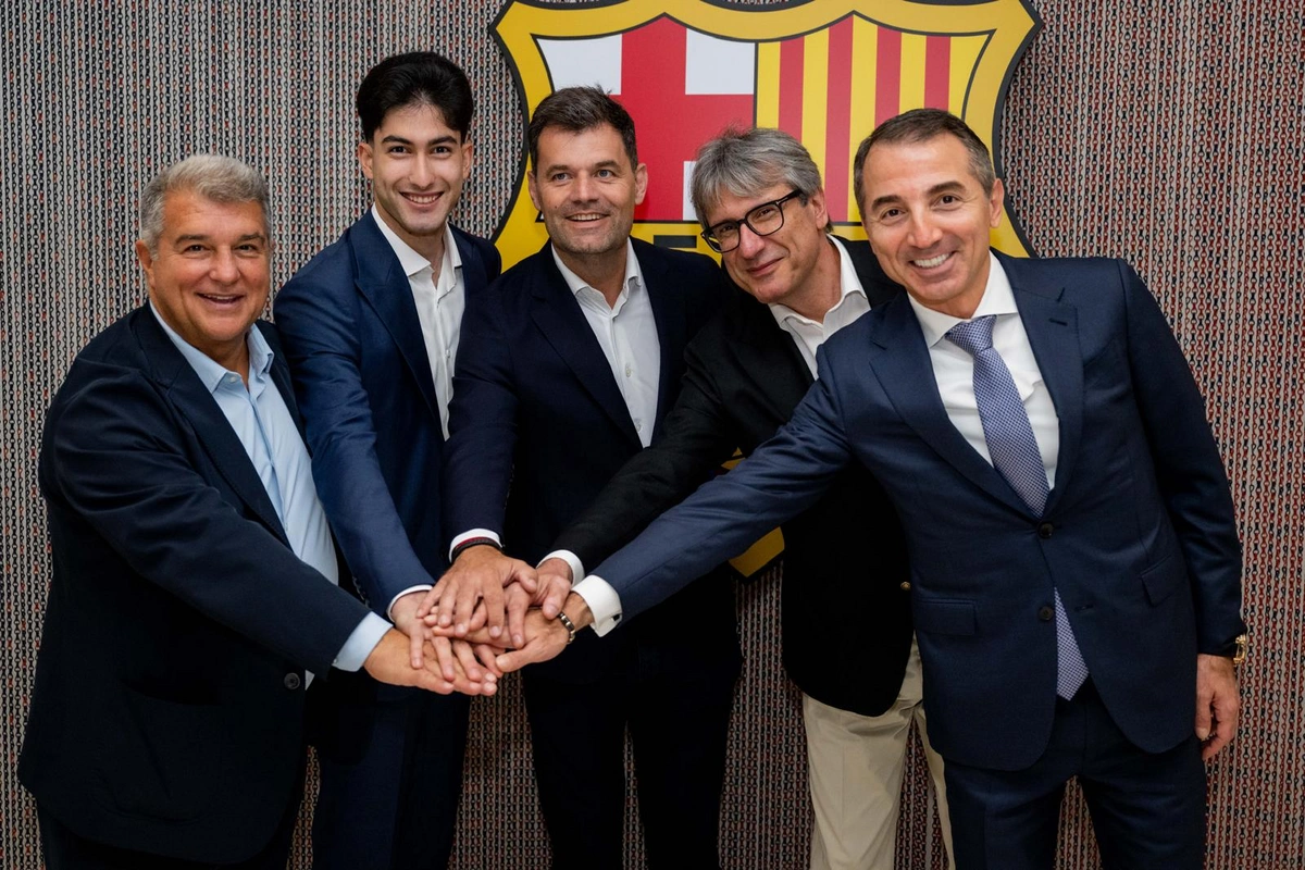 Испанская Барселона подписала вратаря молодежной сборной Азербайджана