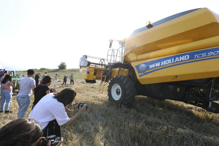 Bu il Azərbaycanda 700 kombayn biçinə çıxarılıb