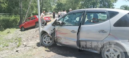 Oğuzda iki avtomobil toqquşub, xəsarət alanlar var