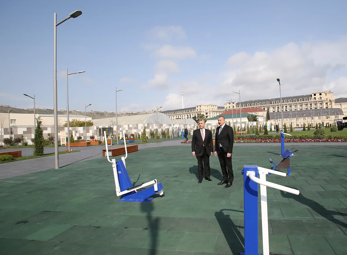 Prezident İlham Əliyev Bakıda yeni istifadəyə verilən idman və istirahət parkında yaradılan şəraitlə tanış olub - YENİLƏNİB