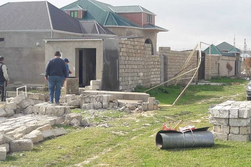 Külək daş hasarı qaz xəttinin üzərinə aşırıb