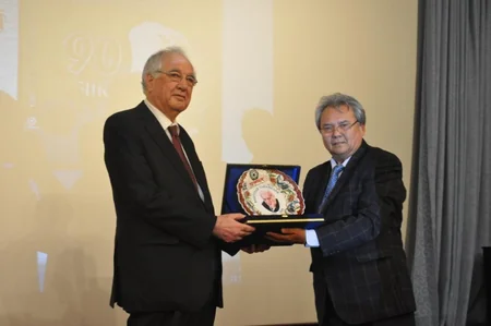 Bişkekdə Bəxtiyar Vahabzadənin 90 illik yubileyi qeyd olunub
