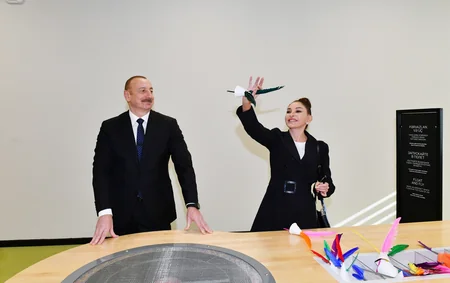 İlham Əliyev və Mehriban Əliyeva Bakıda “STEAM İnnovasiya Mərkəzi”nin açılışında iştirak ediblər
