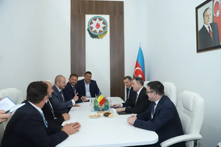 Vüqar Mustafayev xarici ölkə rəsmiləri ilə müdafiə sənayesi üzrə əməkdaşlığı müzakirə edib