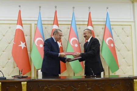 Azərbaycanla Türkiyə arasında sənədlər imzalanıb