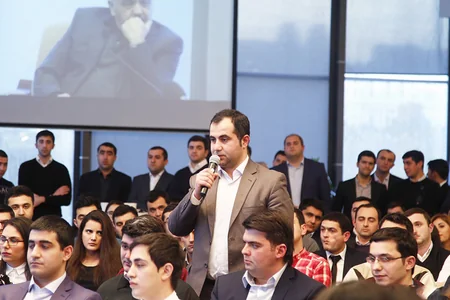 SOCAR prezidenti neftçi gənclərlə görüşüb