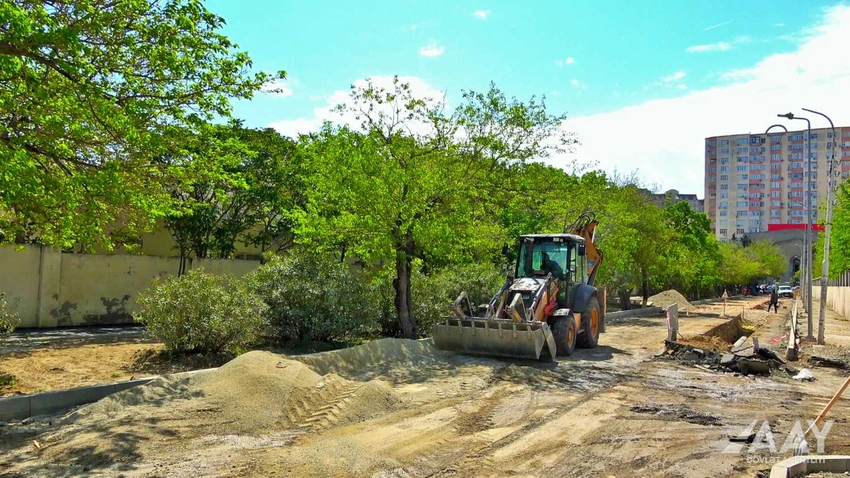 Bakının İsa bulağı küçəsinin bir hissəsi təmir edilir