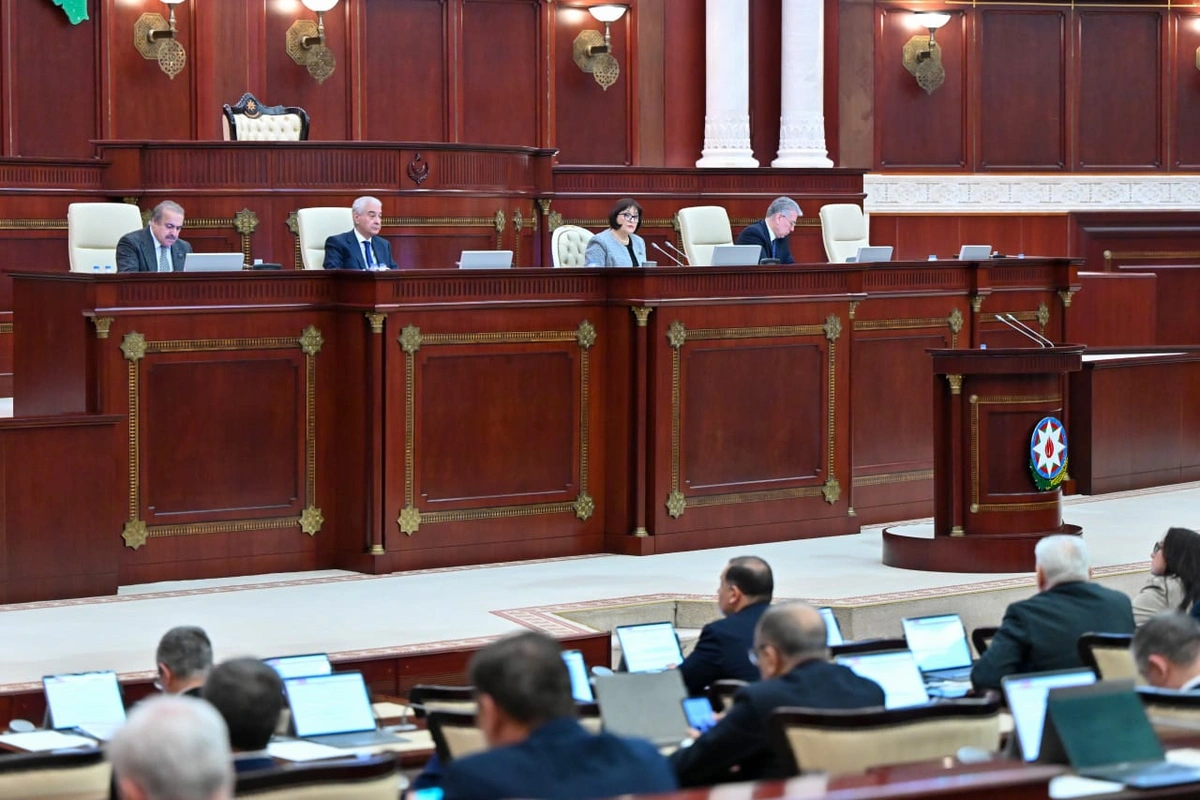 Milli Məclisin plenar iclası başlayıb, gündəlikdə 12 məsələ var