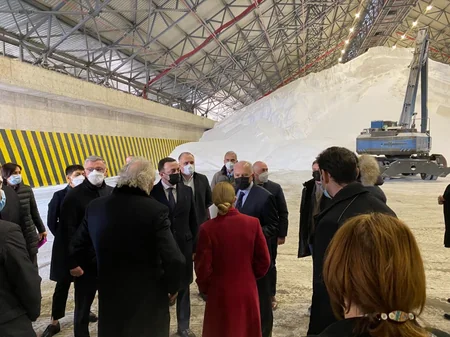 Poti dəniz limanında yeni terminal açılıb