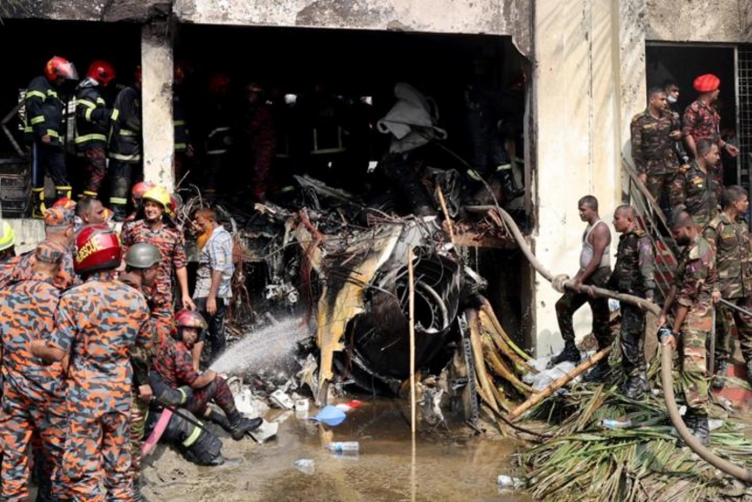 Banqladeşdə təyyarə qəzasında 25-i uşaq olmaqla 27 nəfər ölüb